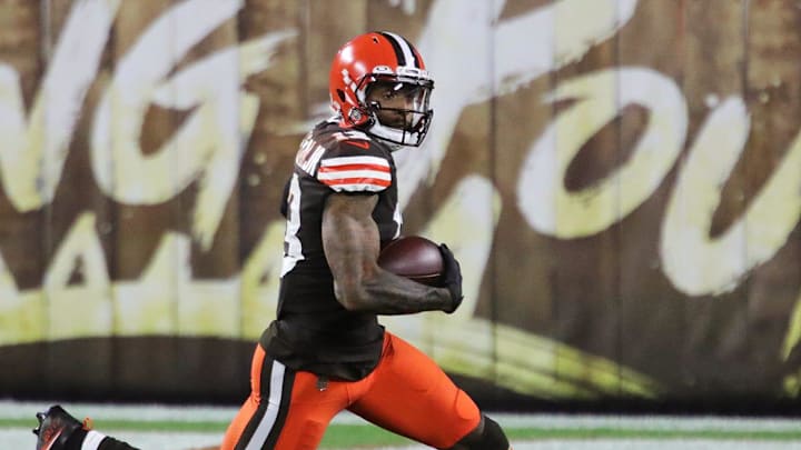 Cleveland Browns wide receiver Odell Beckham Jr. (13) rushes for yards after a reception during the first half of an NFL football game at FirstEnergy Stadium, Thursday, Sept. 17, 2020, in Cleveland, Ohio. [Jeff Lange/Beacon Journal]

Browns 17