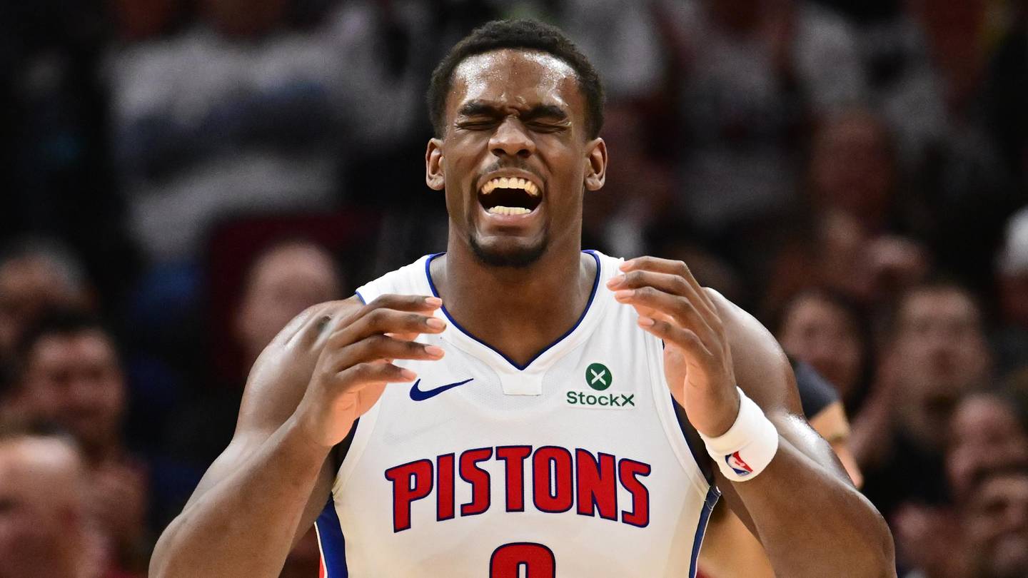Lakers can’t panic into a Mitchell Robinson overpay just because of Jalen Duren