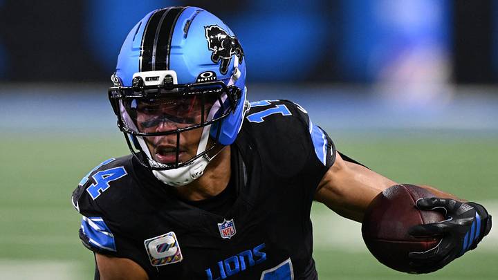 Oct 25, 2026; Detroit, Michigan, USA; Detroit Lions wide receiver Amon-Ra St. Brown (14) runs the ball for a first down inside the 2 minute warming during the second quarter against the Green Bay Packers at Ford Field. Mandatory Credit: Lon Horwedel-Imagn Images Oct 25, 2026; Detroit, Michigan, USA; Detroit Lions wide receiver Amon-Ra St. Brown (14) runs the ball for a first down inside the 2 minute warming during the second quarter against the Green Bay Packers at Ford Field. Mandatory Credit: Lon Horwedel-Imagn Images