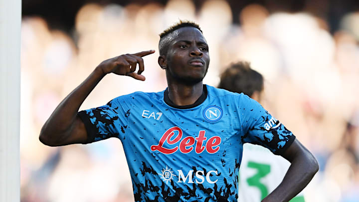 Victor Osimhen könnte unter Umständen wieder in den Fokus des FC Bayern rücken. Victor Osimhen könnte unter Umständen wieder in den Fokus des FC Bayern rücken.