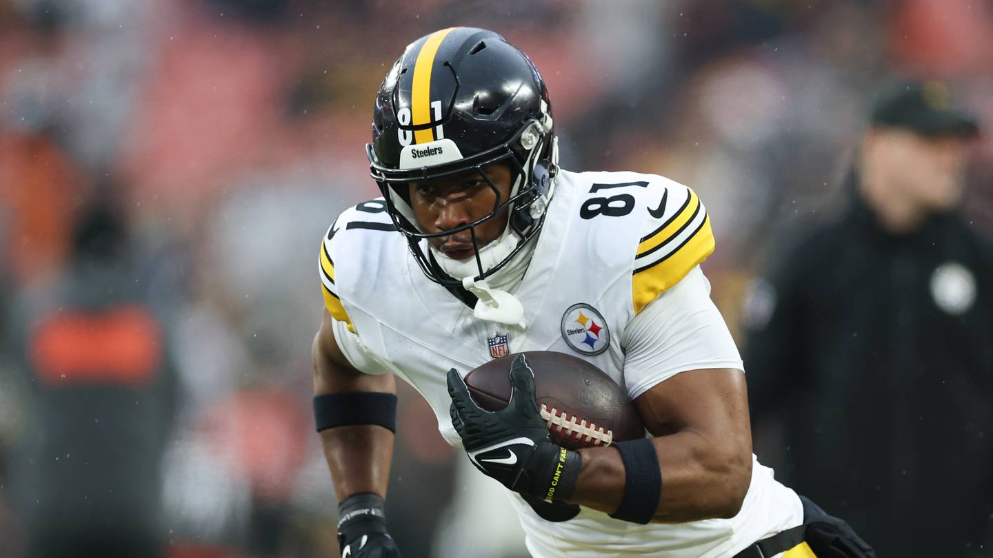 Packers land best Tucker Kraft insurance possible with Jonnu Smith signing