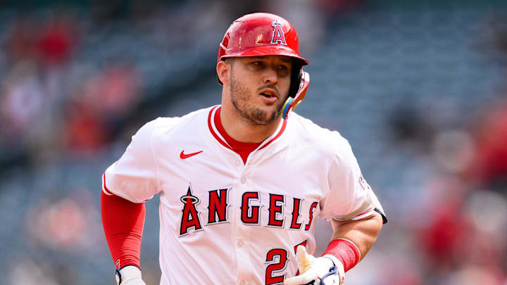 Los Angeles Angels designated hitter Mike Trout (27) 