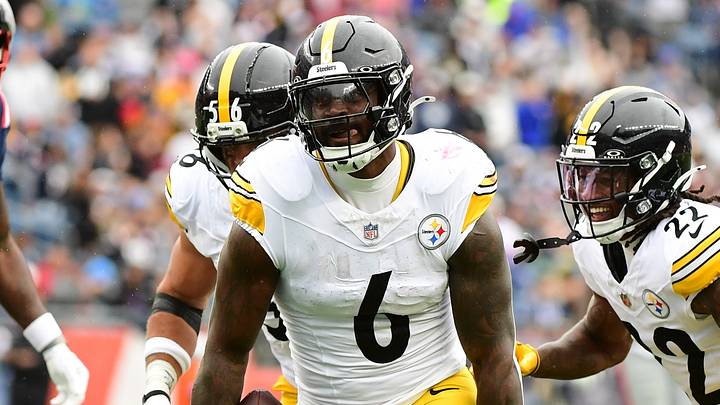 Sep 20, 2026; Foxborough, Massachusetts, USA; Pittsburgh Steelers defense player Patrick Queen (6) reacts after making an interception during the second half against the New England Patriots at Gillette Stadium. Mandatory Credit: Bob DeChiara-Imagn Images Sep 20, 2026; Foxborough, Massachusetts, USA; Pittsburgh Steelers defense player Patrick Queen (6) reacts after making an interception during the second half against the New England Patriots at Gillette Stadium. Mandatory Credit: Bob DeChiara-Imagn Images