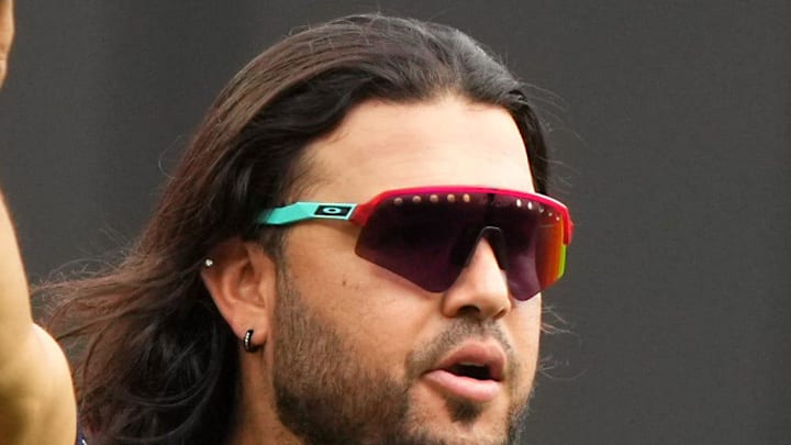 Seattle Mariners third baseman Eugenio Suarez (28) acknowledges the crowd in the middle of the first inning of a baseball game between the Seattle Mariners and the Cincinnati Reds, Monday, Sept. 4, 2023, at Great American Ball Park in Cincinnati. Seattle Mariners third baseman Eugenio Suarez (28) acknowledges the crowd in the middle of the first inning of a baseball game between the Seattle Mariners and the Cincinnati Reds, Monday, Sept. 4, 2023, at Great American Ball Park in Cincinnati.