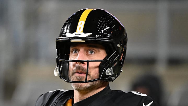 Pittsburgh Steelers quarterback Aaron Rodgers warms up