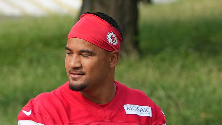 Jul 29, 2026; St. Joseph, MO, USA; Kansas City Chiefs   wide receiver Jacob De Jesus (80) walks down the hill to the practice fields during training camp at Missouri Western State University. Mandatory Credit: Denny Medley-Imagn Images