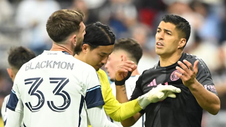 Luis Suárez (right) struggled against Vancouver Whitecaps FC on Thursday. 
