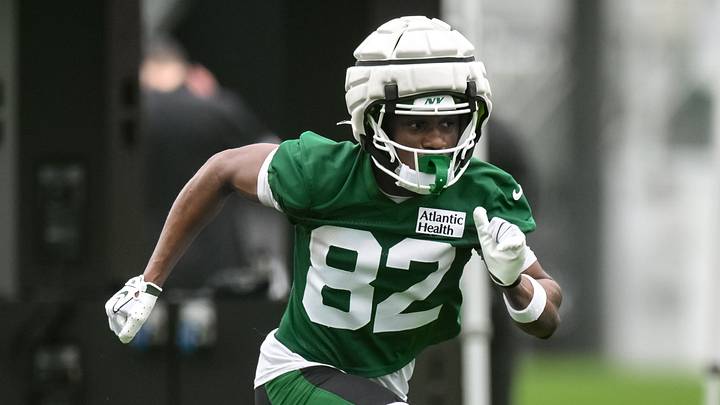 New York Jets wide receiver Arian Smith (82) participates in a drill during training camp at Atlantic Health Jets Training Center. Mandatory Credit: John Jones-Imagn Images New York Jets wide receiver Arian Smith (82) participates in a drill during training camp at Atlantic Health Jets Training Center. Mandatory Credit: John Jones-Imagn Images