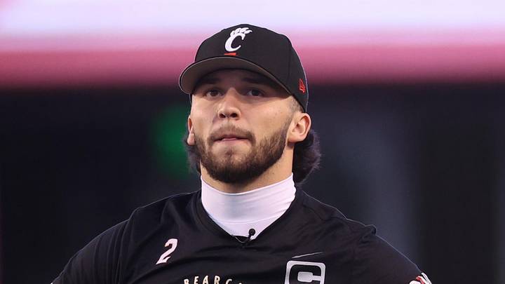 Cincinnati Bearcats quarterback Brendan Sorsby (2) warms up Cincinnati Bearcats quarterback Brendan Sorsby (2) warms up