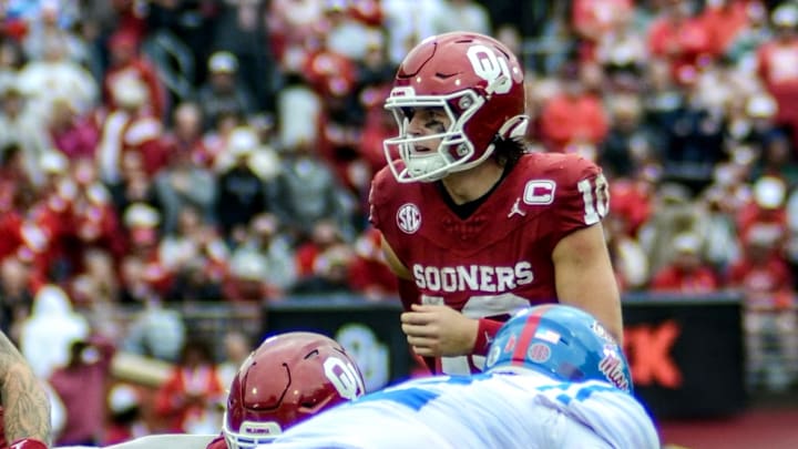 Oklahoma tight end Jaren Kanak, quarterback John Mateer Oklahoma tight end Jaren Kanak, quarterback John Mateer
