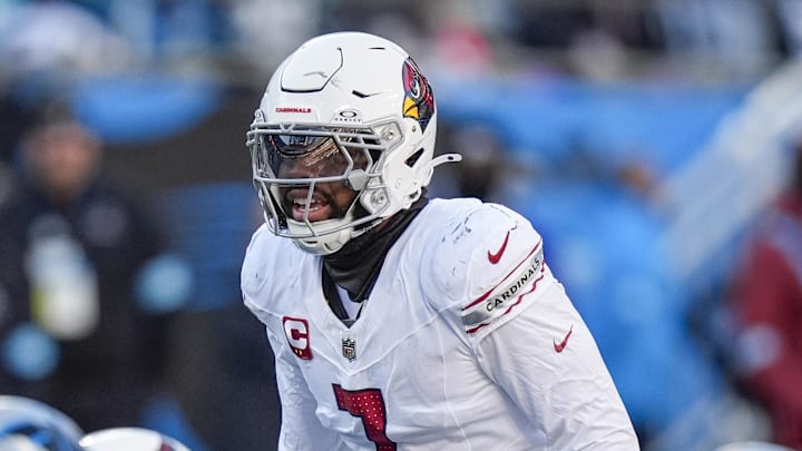 Dec 22, 2024; Charlotte, North Carolina, USA; Arizona Cardinals linebacker Kyzir White (7) during the second half against the Carolina Panthers at Bank of America Stadium. Mandatory Credit: Jim Dedmon-Imagn Images
