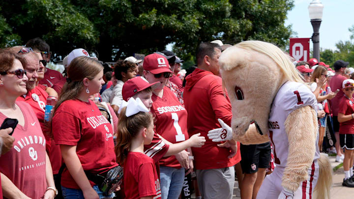 Oklahoma mascot Sooner greets fans before a college football game between the University of Oklahoma Sooners (OU) and the Auburn Tigers at Gaylord Family Ð Oklahoma Memorial Stadium in Norman, Okla., Saturday, Sept. 20, 2025.