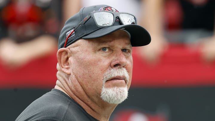Oct 24, 2021; Tampa, Florida, USA; Tampa Bay Buccaneers head coach Bruce Arians prior to the game against the Chicago Bears at Raymond James Stadium. Mandatory Credit: Kim Klement-Imagn Images