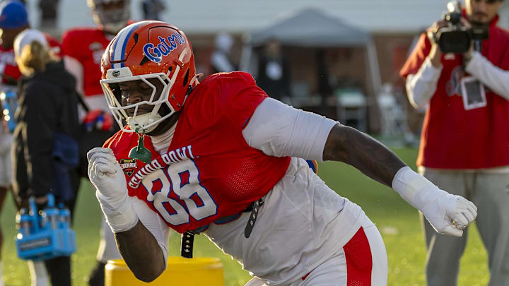 Jan 29, 2026; Mobile, AL, USA; American defensive tackle Caleb Banks (88) of Florida works in a drill during American Senior Bowl practice at Hancock Whitney Stadium. Mandatory Credit: Vasha Hunt-Imagn Images