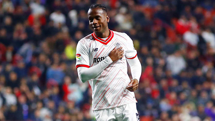 El Santos FC de Brasil buscaría el préstamo del atacante brasileño Helinho del Toluca, que no vería con malos ojos cederlo.