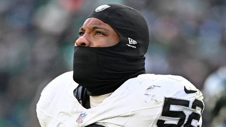 Dec 14, 2025; Philadelphia, Pennsylvania, USA; Las Vegas Raiders linebacker Elandon Roberts (52) against the Philadelphia Eagles at Lincoln Financial Field. Mandatory Credit: Eric Hartline-Imagn Images Dec 14, 2025; Philadelphia, Pennsylvania, USA; Las Vegas Raiders linebacker Elandon Roberts (52) against the Philadelphia Eagles at Lincoln Financial Field. Mandatory Credit: Eric Hartline-Imagn Images