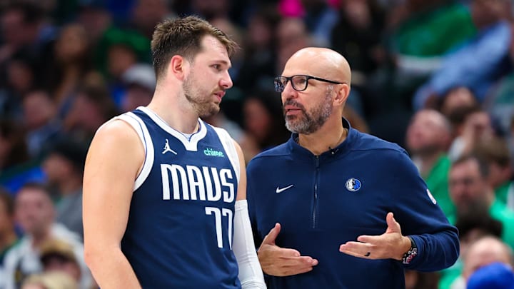 Mar 17, 2024; Dallas, Texas, USA; Dallas Mavericks head coach Jason Kidd speaks to Dallas Mavericks guard Luka Doncic (77) during the second half against the Denver Nuggets at American Airlines Center. Mandatory Credit: Kevin Jairaj-Imagn Images Mar 17, 2024; Dallas, Texas, USA; Dallas Mavericks head coach Jason Kidd speaks to Dallas Mavericks guard Luka Doncic (77) during the second half against the Denver Nuggets at American Airlines Center. Mandatory Credit: Kevin Jairaj-Imagn Images