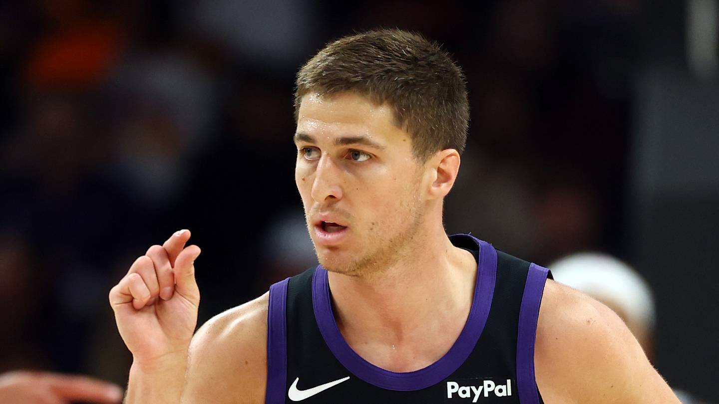 2 Suns ready for bigger roles, 2 better suited for garbage time