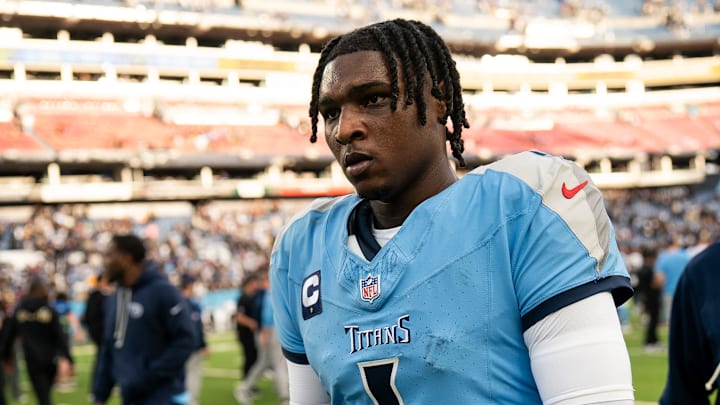 Tennessee Titans quarterback Cam Ward (1) Tennessee Titans quarterback Cam Ward (1)