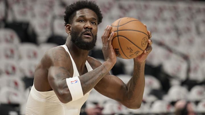 Los Angeles Lakers center Deandre Ayton (2) warms up before a game against the Orlando Magic at Moda Center during his time with the Portland Trail Blazers.
