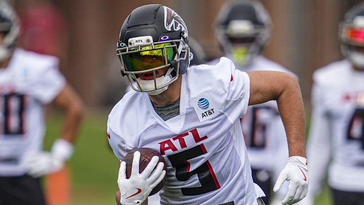 Falcons WR Drake London was one of the five best wide receivers in fantasy football last season. 