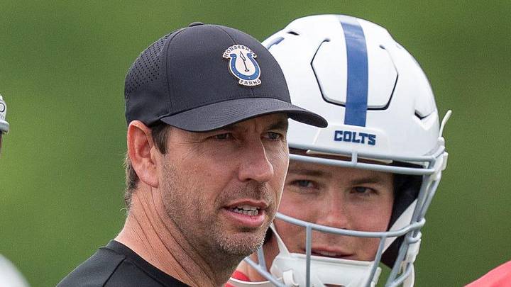Indianapolis Colts head coach Shane Steichen talks with quarterbacks Indianapolis Colts head coach Shane Steichen talks with quarterbacks