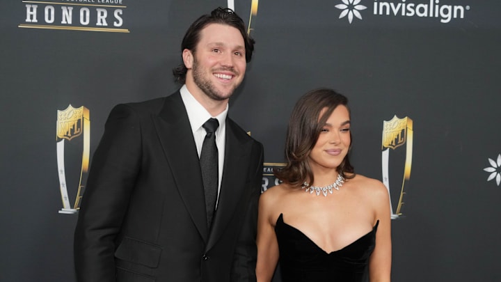 Hailee Steinfeld's comments about the AFC East have resurfaced.