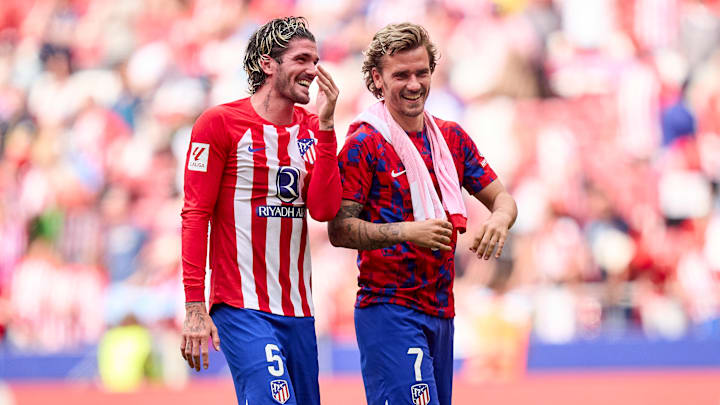 Rodrigo De Paul y Antoine Griezmann serán titulares con el Atlético de Madrid en el derbi