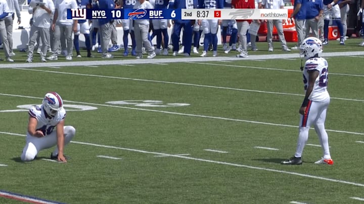 Ray Davis lined up to kick the extra point Saturday during Buffalo's first preseason game
