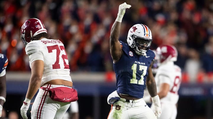 Auburn Tigers linebacker Xavier Atkins (17) Auburn Tigers linebacker Xavier Atkins (17)