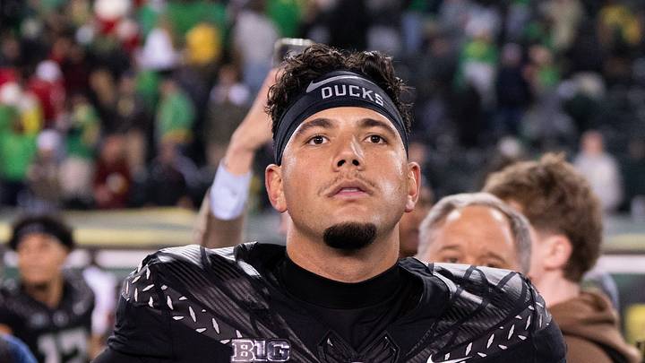 Oregon quarterback Dylan Raiola