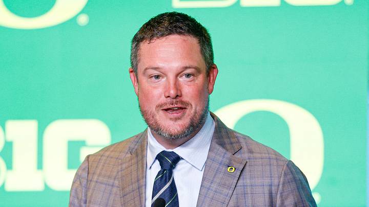 Jul 29, 2026; Chicago, IL, USA; Oregon Football head coach Dan Lanning speaks during Big Ten Media Days at Hilton Chicago. Mandatory Credit: Kamil Krzaczynski-Imagn Images Jul 29, 2026; Chicago, IL, USA; Oregon Football head coach Dan Lanning speaks during Big Ten Media Days at Hilton Chicago. Mandatory Credit: Kamil Krzaczynski-Imagn Images