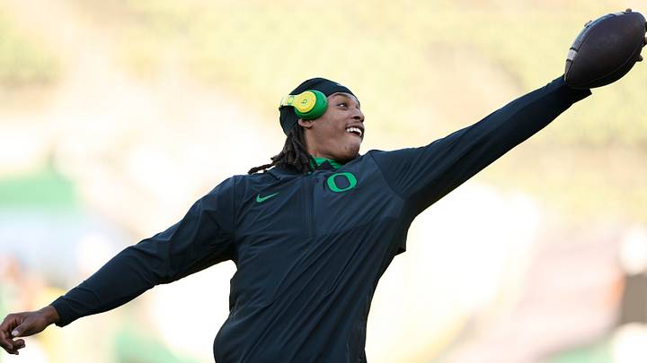 Sep 18, 2026; Eugene, Oregon, USA; Oregon Ducks tight end Jamari Johnson (9) warms up before a game against the Portland State Vikings at Autzen Stadium. Mandatory Credit: Troy Wayrynen-Imagn Images Sep 18, 2026; Eugene, Oregon, USA; Oregon Ducks tight end Jamari Johnson (9) warms up before a game against the Portland State Vikings at Autzen Stadium. Mandatory Credit: Troy Wayrynen-Imagn Images