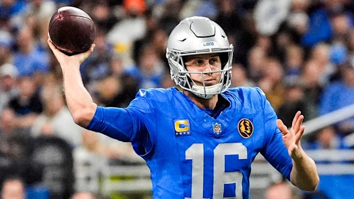Detroit Lions quarterback Jared Goff (16).