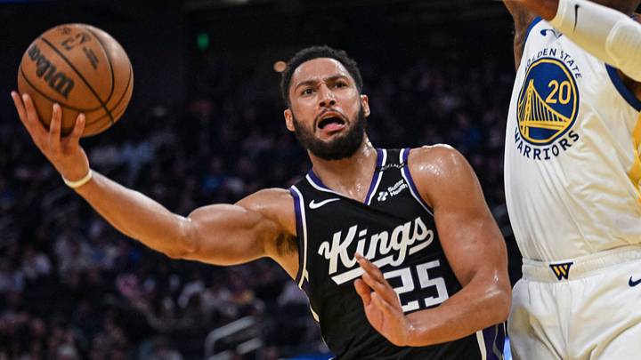 Oct 10, 2026; San Francisco, California, USA; Sacramento Kings guard Ben Simmons (25) goes for a layup against Golden State Warriors center Al Horford (20) during the first quarter at Chase Center. Mandatory Credit: Justine Willard-Imagn Images Oct 10, 2026; San Francisco, California, USA; Sacramento Kings guard Ben Simmons (25) goes for a layup against Golden State Warriors center Al Horford (20) during the first quarter at Chase Center. Mandatory Credit: Justine Willard-Imagn Images