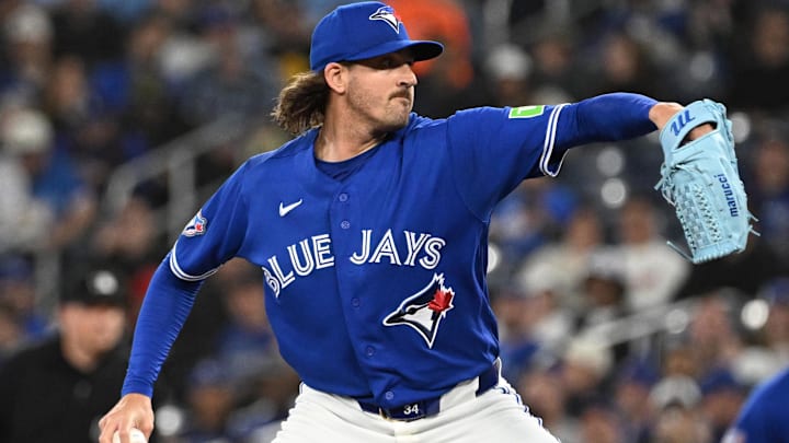 Toronto Blue Jays starting pitcher Kevin Gausman (34) delivers a pitch. 