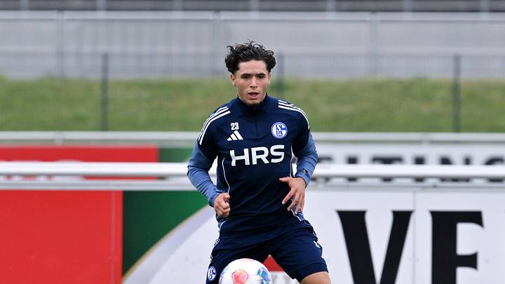Soufiane El-Faouzi hat auf Schalke seinen Dienst aufgenommen