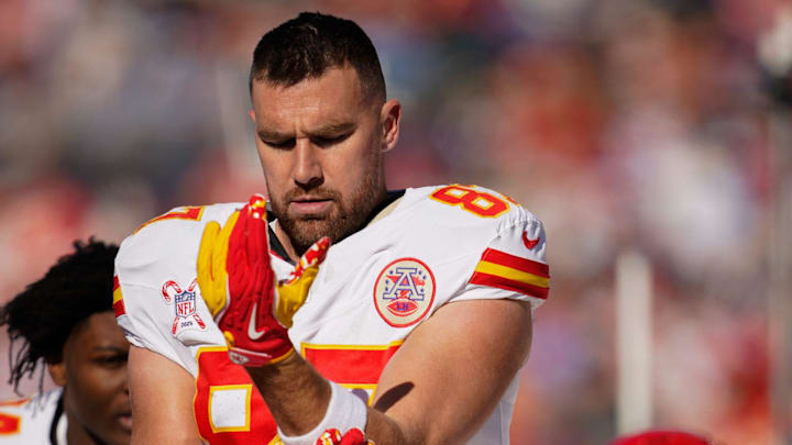 Kansas City Chiefs tight end Travis Kelce (87) prepares to hit the field during the first quarter against the Tennessee Titans at Nissan Stadium in Nashville, Tenn., Sunday, Dec. 21, 2025.