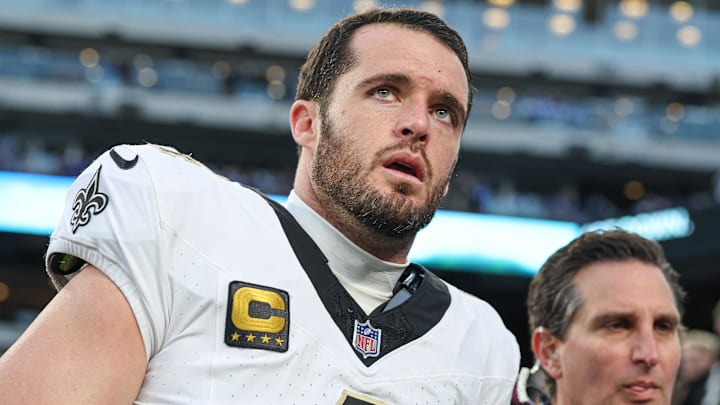 Dec 8, 2024; East Rutherford, New Jersey, USA; New Orleans Saints quarterback Derek Carr (4) walks off the field after field after an injury during the fourth quarter at MetLife Stadium. Mandatory Credit: Vincent Carchietta-Imagn Images Dec 8, 2024; East Rutherford, New Jersey, USA; New Orleans Saints quarterback Derek Carr (4) walks off the field after field after an injury during the fourth quarter at MetLife Stadium. Mandatory Credit: Vincent Carchietta-Imagn Images