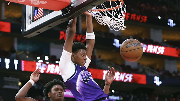 Oct 8, 2025; Houston, Texas, USA; Utah Jazz forward Ace Bailey (19) dunks the ball as Houston Rockets guard Amen Thompson (1) defends during the second quarter at Toyota Center. Mandatory Credit: Troy Taormina-Imagn Images Oct 8, 2025; Houston, Texas, USA; Utah Jazz forward Ace Bailey (19) dunks the ball as Houston Rockets guard Amen Thompson (1) defends during the second quarter at Toyota Center. Mandatory Credit: Troy Taormina-Imagn Images