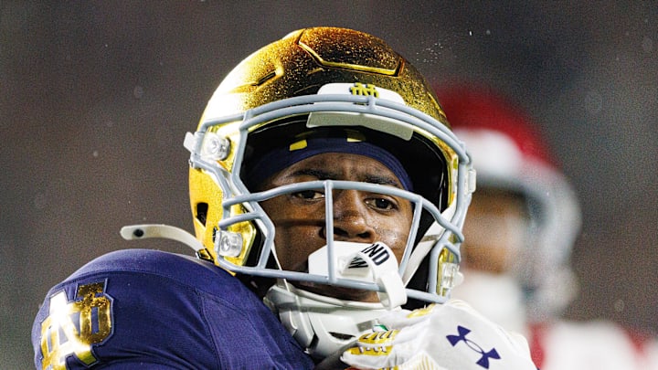 Notre Dame running back Jadarian Price returns a kick