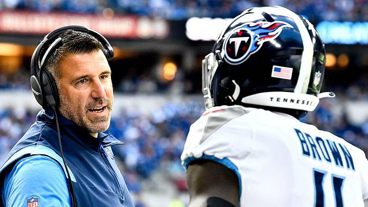 Tennessee Titans head coach Mike Vrabel congratulates wide receiver A.J. Brown (11) on his touchdown during the second quarter at Lucas Oil Stadium Sunday, Oct. 31, 2021 in Indianapolis, Ind.
Titans Colts 063 Tennessee Titans head coach Mike Vrabel congratulates wide receiver A.J. Brown (11) on his touchdown during the second quarter at Lucas Oil Stadium Sunday, Oct. 31, 2021 in Indianapolis, Ind.
Titans Colts 063