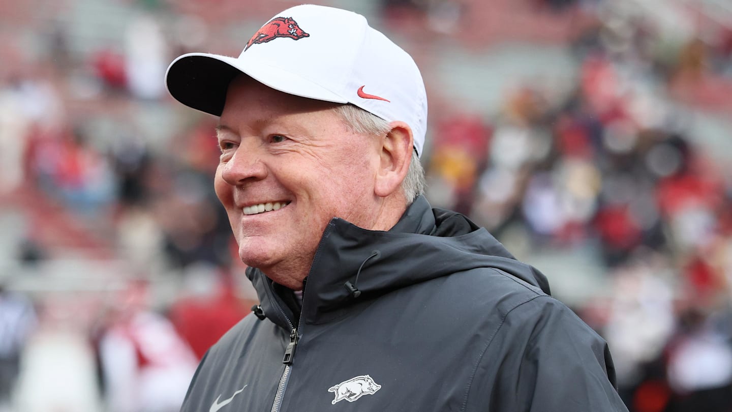 Bobby Petrino Provides Different Perspective for UNC's Offense