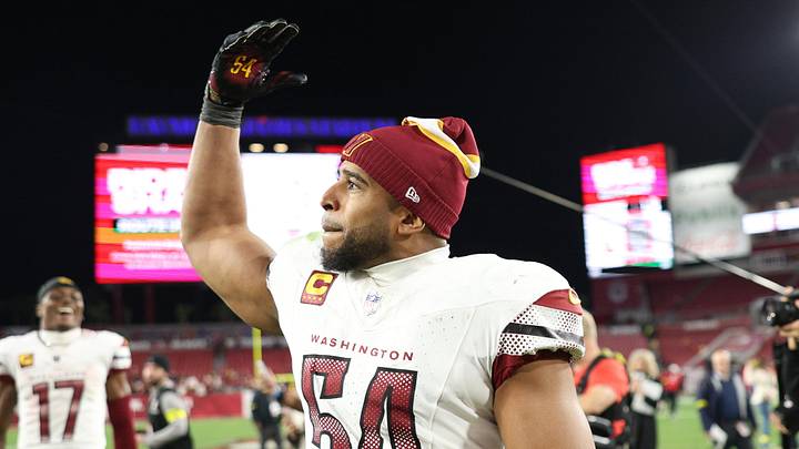 Washington Commanders linebacker Bobby Wagner (54) Washington Commanders linebacker Bobby Wagner (54)