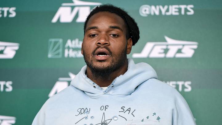 New York Jets linebacker Jamien Sherwood New York Jets linebacker Jamien Sherwood