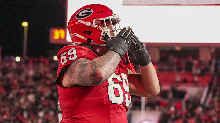 Georgia Bulldogs offensive lineman Tate Ratledge (69).