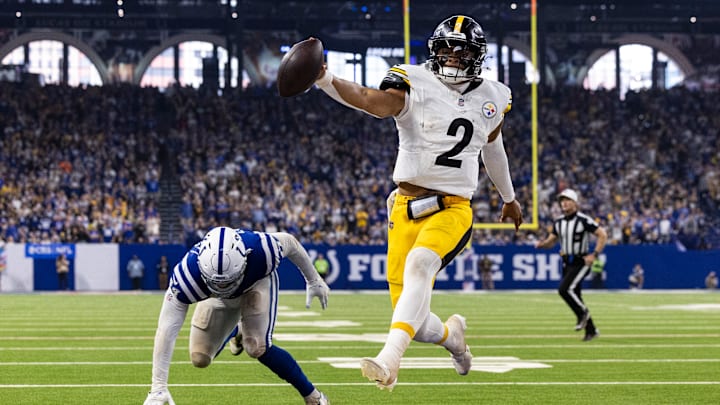 Pittsburgh Steelers v Indianapolis Colts