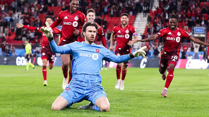 โตรอนโตสร้างประวัติศาสตร์ MLS เมื่อความยอดเยี่ยมของผู้รักษาประตูจุดประกายศึกกลางสัปดาห์สุดระทึก
