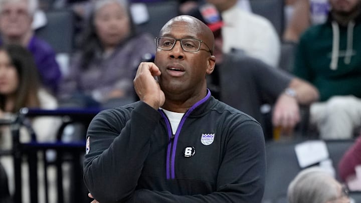 Sacramento Kings, Mike Brown, De'Aaron Fox, Domantas Sabonis, NBA