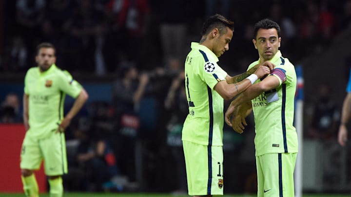 Xavi e Neymar atuaram juntos no Barça